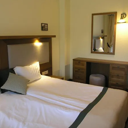 7 Pools Boutique 3*