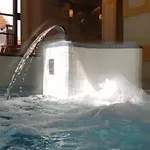 7 Pools Boutique