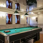 7 Pools Boutique