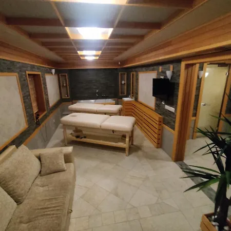 7 Pools Boutique Апарт-готель