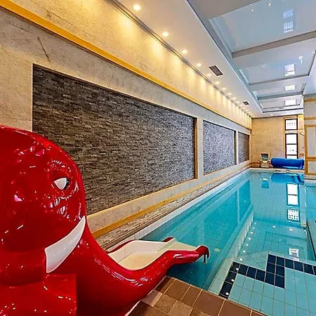 7 Pools Boutique