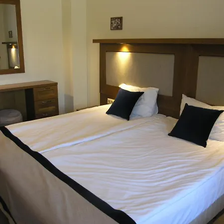 7 Pools Boutique Apartmanhotel 3*