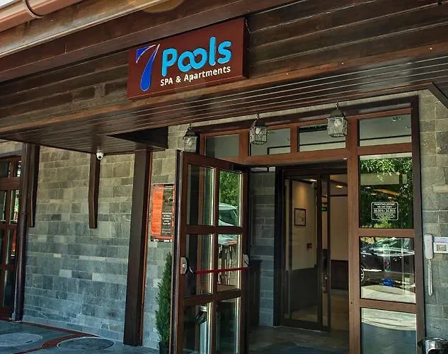 7 Pools Boutique 아파트호텔 반스코