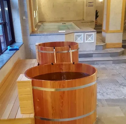 7 Pools Boutique 반스코